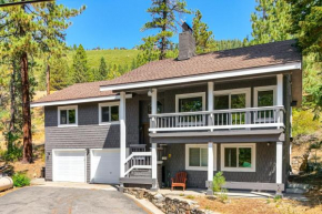 Walk to Donner Lake Truckee Cabin with Private Deck